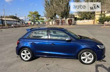 Хэтчбек Audi A1 2016 в 