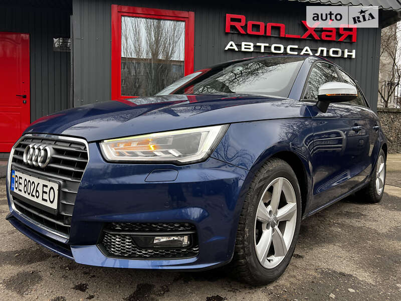 Хэтчбек Audi A1 2016 в 