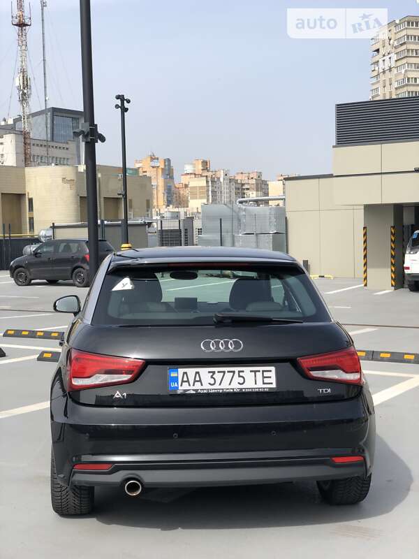 Хэтчбек Audi A1 2015 в Киеве