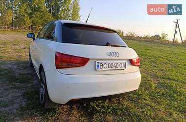 Хэтчбек Audi A1 2011 в 