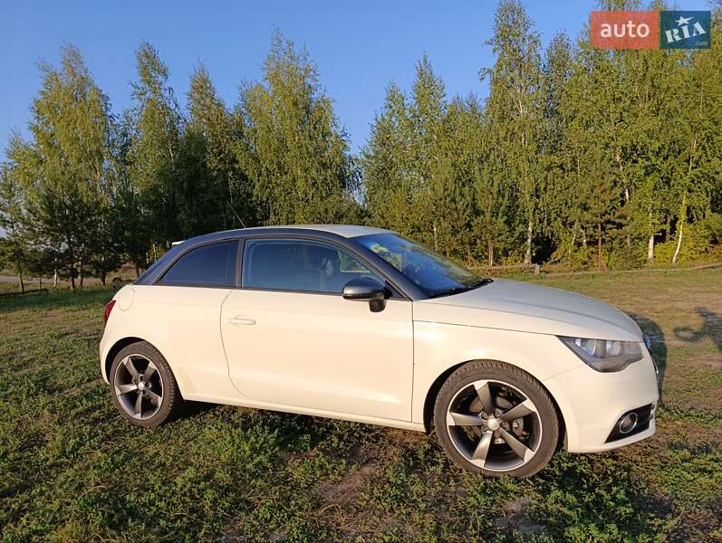 Хэтчбек Audi A1 2011 в Сокале