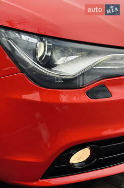 Хетчбек Audi A1 2012 в 