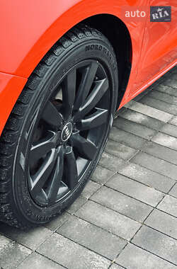 Хетчбек Audi A1 2012 в 