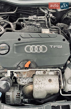 Хетчбек Audi A1 2012 в 