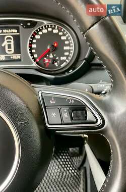 Хэтчбек Audi A1 2010 в 