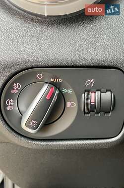 Хэтчбек Audi A1 2010 в 