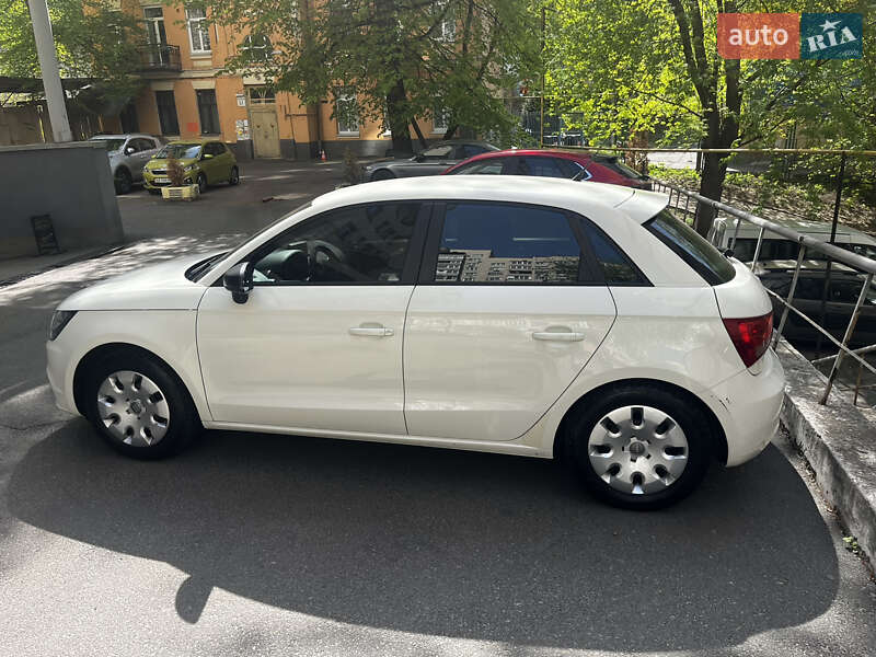 Хэтчбек Audi A1 2013 в Киеве