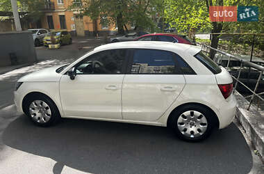 Хэтчбек Audi A1 2013 в 