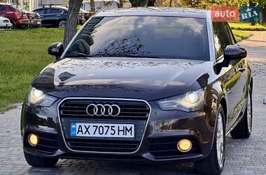 Хэтчбек Audi A1 2011 в 