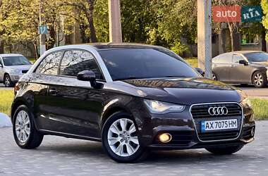 Хэтчбек Audi A1 2011 в 