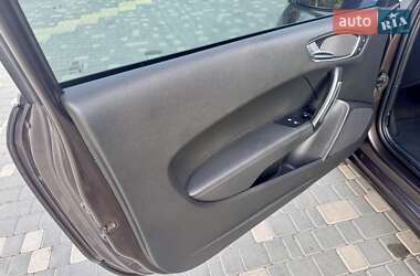 Хэтчбек Audi A1 2011 в 