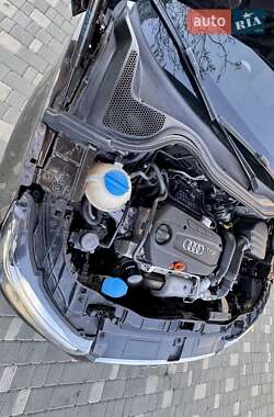 Хэтчбек Audi A1 2011 в 