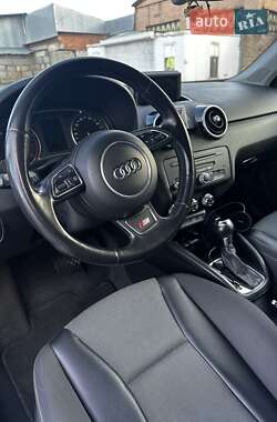 Хетчбек Audi A1 2011 в 