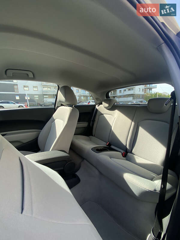 Хэтчбек Audi A1 2010 в Львове