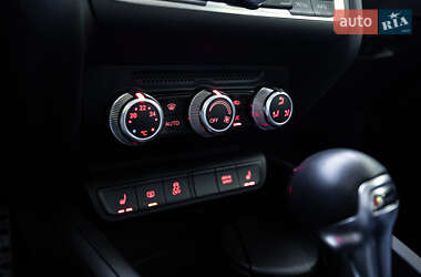 Хетчбек Audi A1 2015 в 