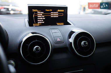 Хетчбек Audi A1 2015 в 