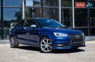 Хетчбек Audi A1 2015 в 