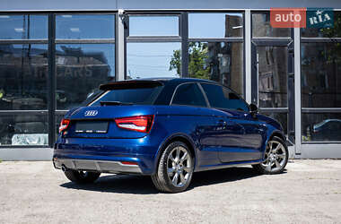 Хетчбек Audi A1 2015 в 