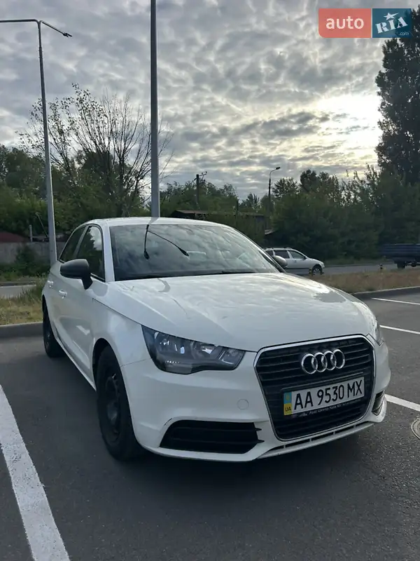 Хэтчбек Audi A1 2013 в 