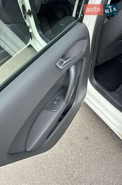Хэтчбек Audi A1 2013 в 