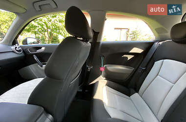 Хетчбек Audi A1 2011 в 