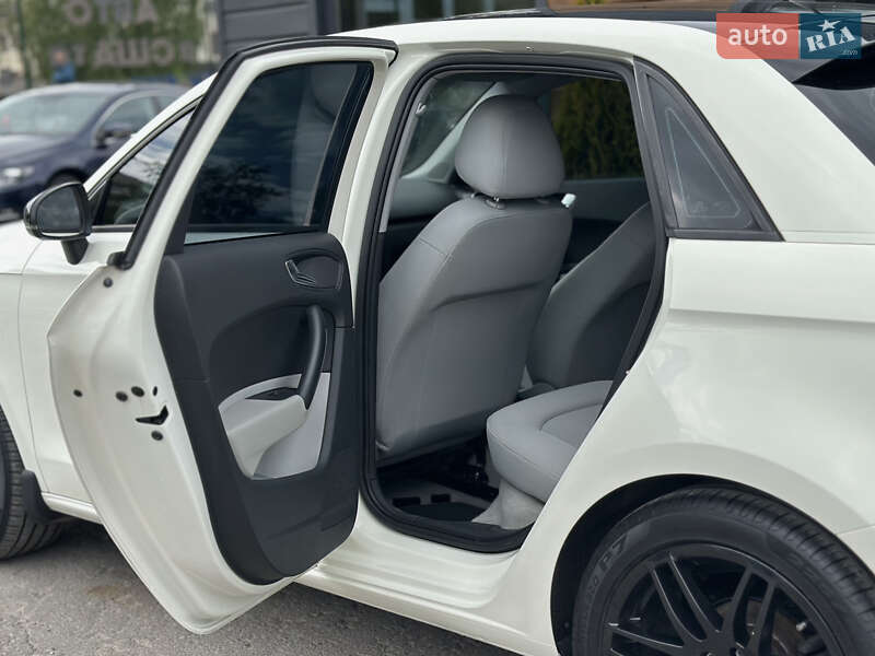 Хетчбек Audi A1 2013 в Шептицькому