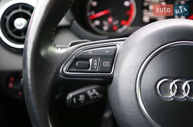 Хэтчбек Audi A1 2012 в 