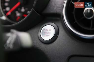 Хэтчбек Audi A1 2012 в 
