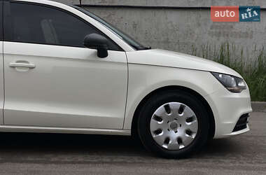 Хэтчбек Audi A1 2013 в 