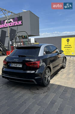 Хэтчбек Audi A1 2010 в 