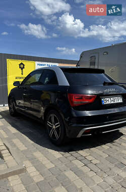 Хэтчбек Audi A1 2010 в 