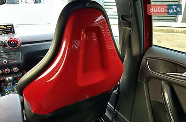 Хэтчбек Audi A1 2013 в 