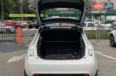 Хетчбек Audi A1 2012 в 