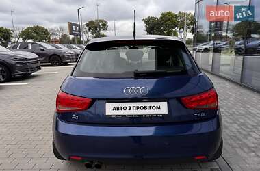 Хэтчбек Audi A1 2013 в 