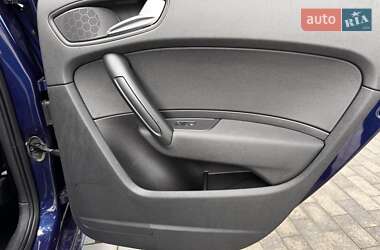 Хэтчбек Audi A1 2013 в 
