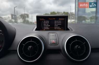 Хэтчбек Audi A1 2013 в 