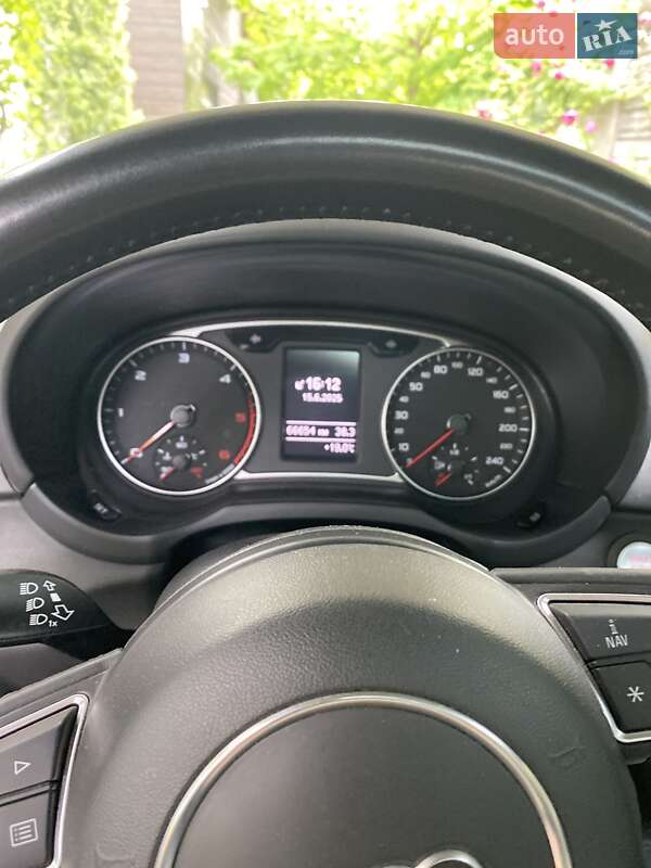 Хэтчбек Audi A1 2015 в Днепре
