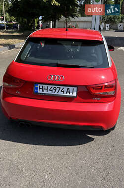 Хэтчбек Audi A1 2011 в 