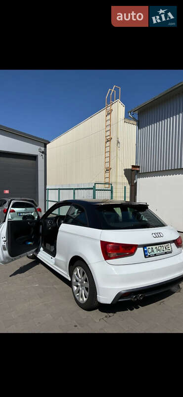 Хэтчбек Audi A1 2011 в 
