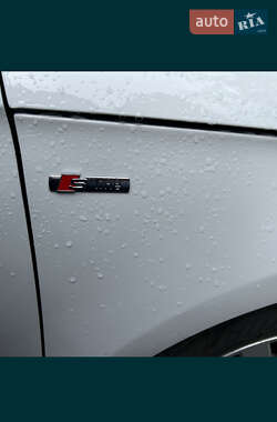 Хэтчбек Audi A1 2011 в 