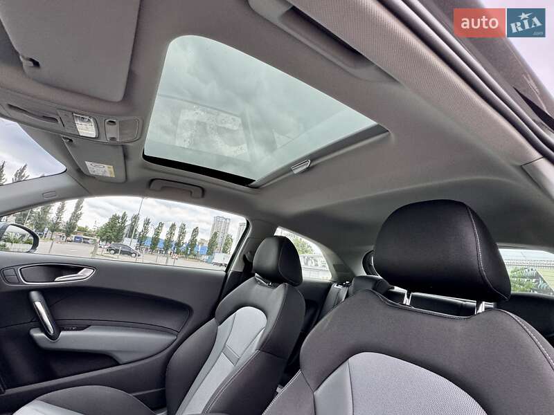 Хэтчбек Audi A1 2015 в Киеве