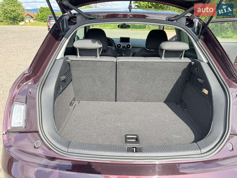 Хэтчбек Audi A1 2011 в Ужгороде