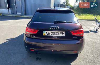 Хэтчбек Audi A1 2011 в 