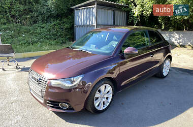 Хэтчбек Audi A1 2011 в 