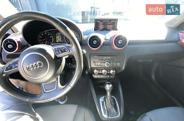 Хэтчбек Audi A1 2011 в 