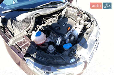 Хэтчбек Audi A1 2011 в 