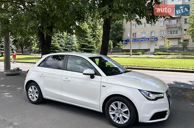 Хэтчбек Audi A1 2013 в 