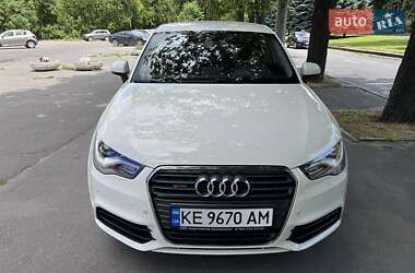 Хэтчбек Audi A1 2013 в 