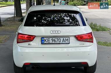 Хэтчбек Audi A1 2013 в 