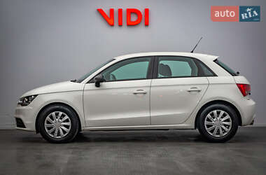 Хэтчбек Audi A1 2013 в 